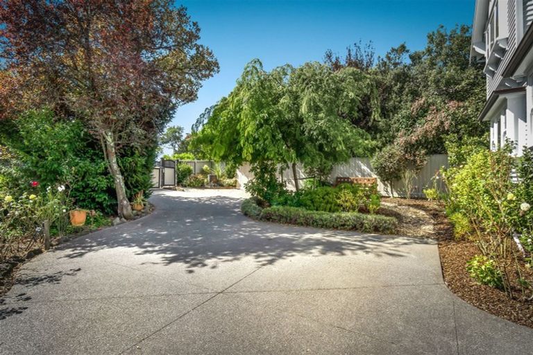 Photo of property in 56 Dyers Pass Road, Cashmere, Christchurch, 8022