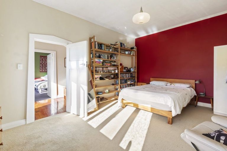 Photo of property in 74 Glen Road, Kelburn, Wellington, 6012