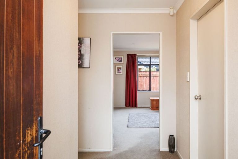 Photo of property in 46 Geneva Terrace, Kelvin Grove, Palmerston North, 4414