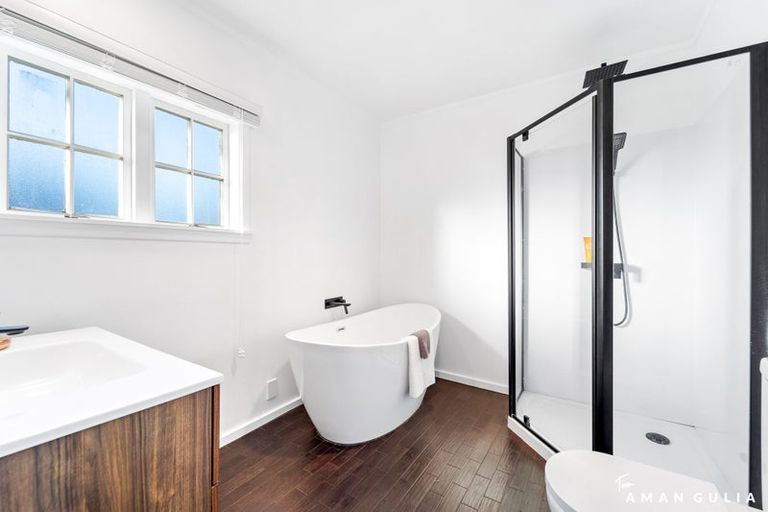 Photo of property in 221 Henderson Valley Road, Henderson, Auckland, 0612