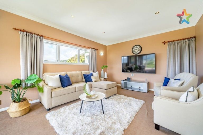Photo of property in 16 Major Drive, Kelson, Lower Hutt, 5010