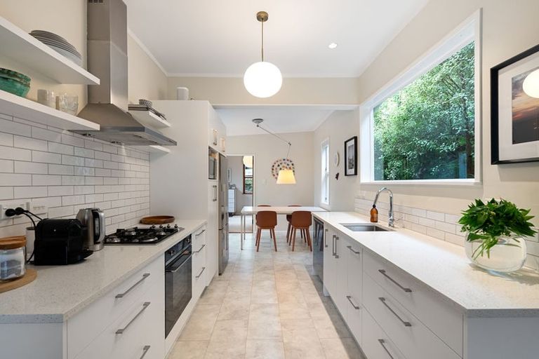 Photo of property in 71 Severn Street, Island Bay, Wellington, 6023