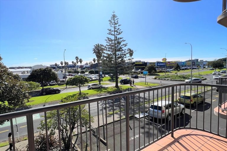 Photo of property in 1c/18 Ronwood Avenue, Manukau, Auckland, 2104