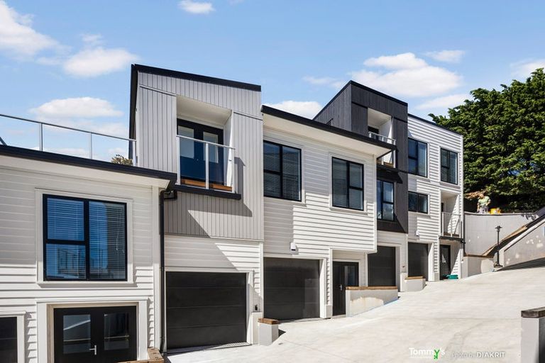 Photo of property in 25u2 Thane Road, Roseneath, Wellington, 6011