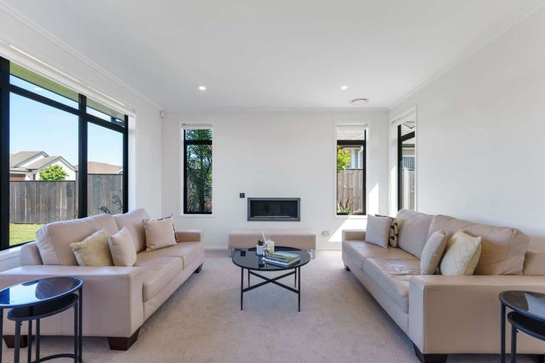 Photo of property in 9 Paso Fino Crescent, Karaka, Papakura, 2113