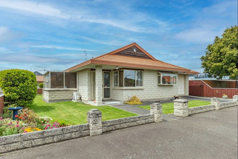 Photo of property in 28 Salisbury Street, Levin, 5510