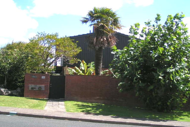 Photo of property in 26 Clifton Road, Hauraki, Auckland, 0622