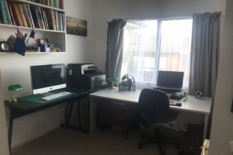 Photo of property in 7 Frosses Place, Massey, Auckland, 0614