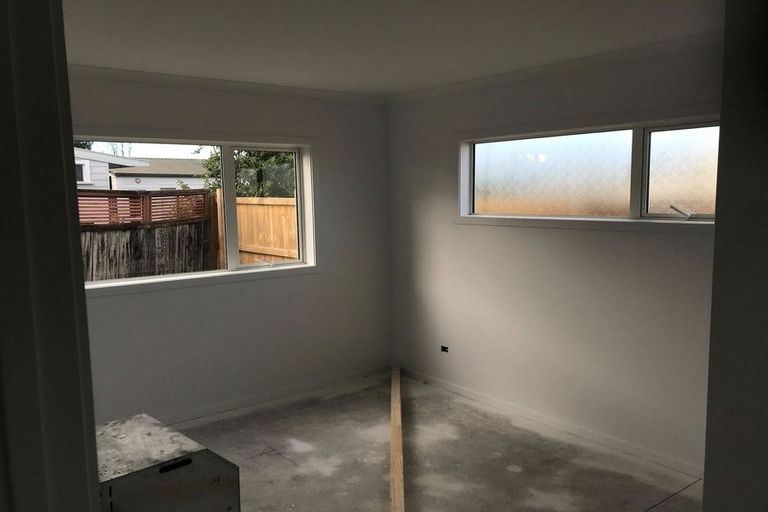 Photo of property in 2 Pukeko Street, Frankton, Hamilton, 3204