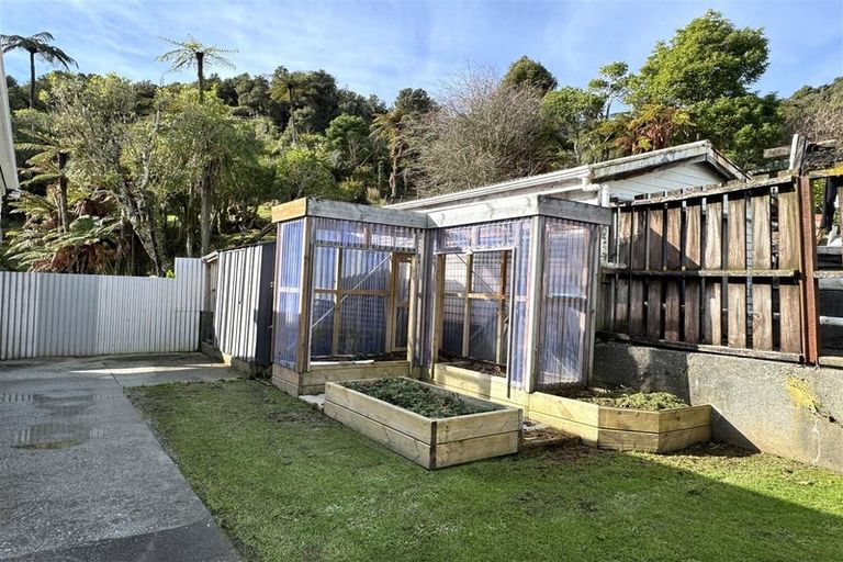 Photo of property in 17 Ashmore Avenue, Cobden, Greymouth, 7802