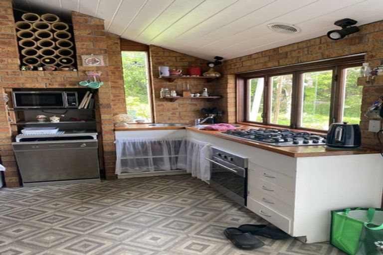 Photo of property in 2/523 Beach Road, Murrays Bay, Auckland, 0630