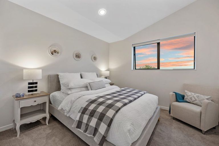 Photo of property in 2 Matau Way, Hauraki, 0622
