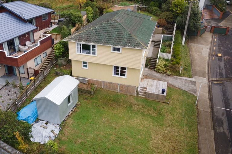 Photo of property in 1 Rimu Street, Tawa, Wellington, 5028