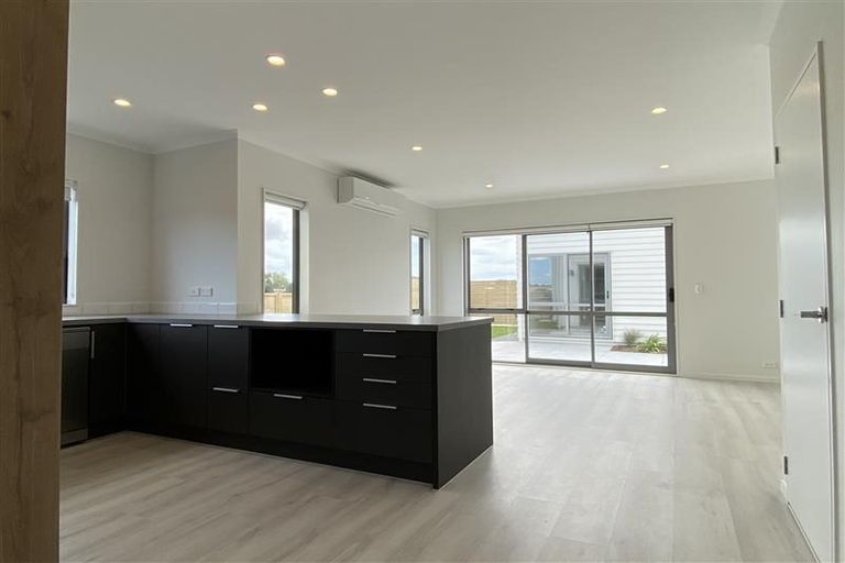 Photo of property in 94 Te Napi Drive, Takanini, 2112