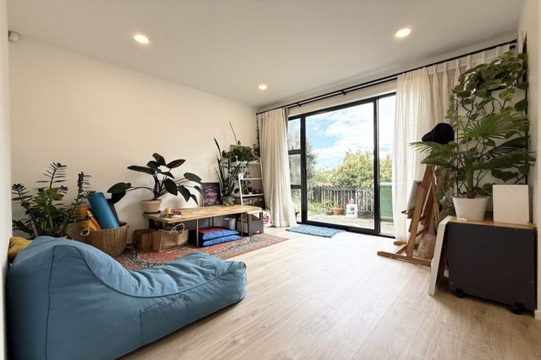 Photo of property in 35 Westgate Drive, Westgate, Auckland, 0614