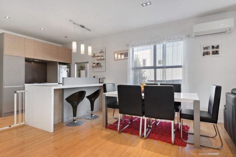 Photo of property in 75 Saddleback Grove, Karori, Wellington, 6012