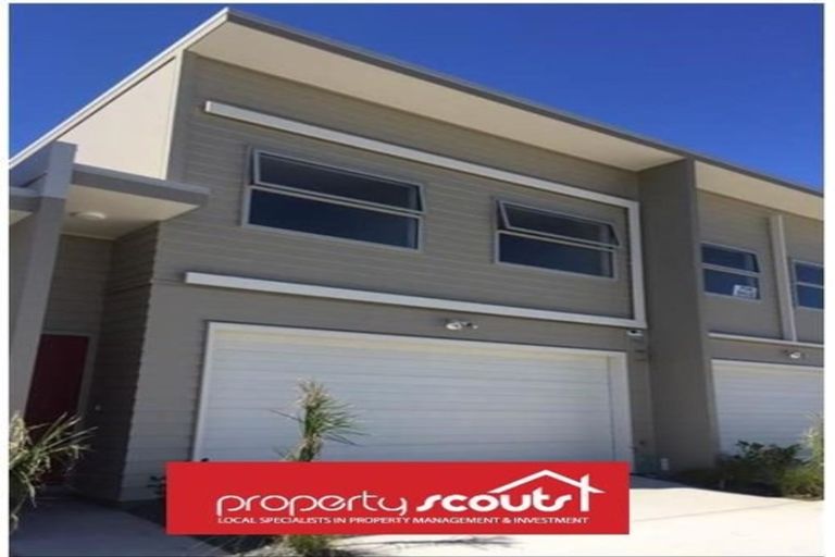Photo of property in 8 Karauria Lane, Orewa, 0931