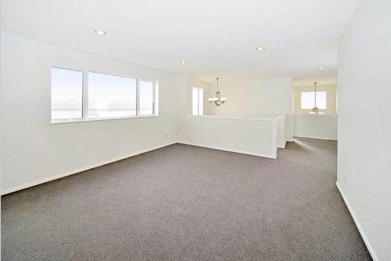 Photo of property in 68 Keri Vista Rise, Papakura, 2110
