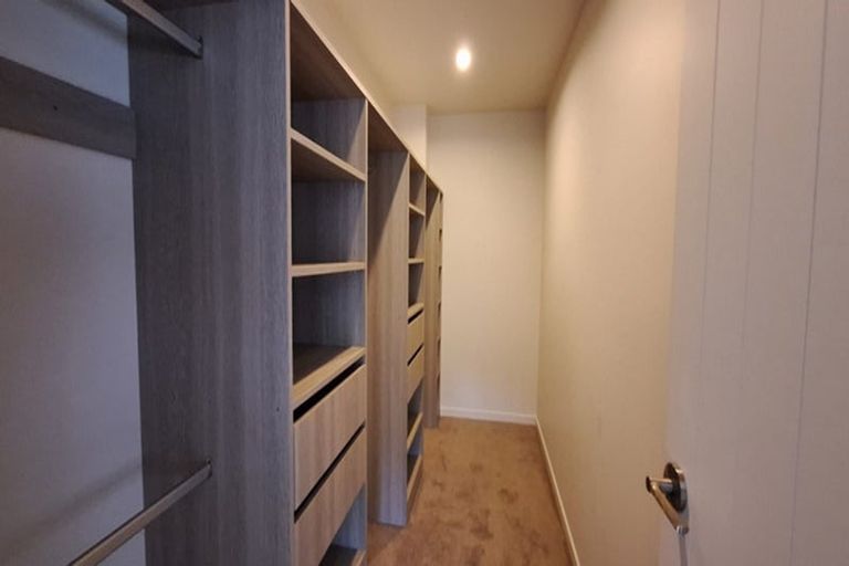 Photo of property in 8 Bintulu Place, Fairview Heights, Auckland, 0632