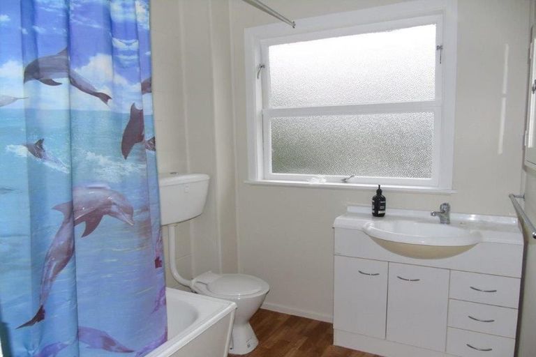 Photo of property in Shakespeare Flats, 8/48 Merton Street, Trentham, Upper Hutt, 5018