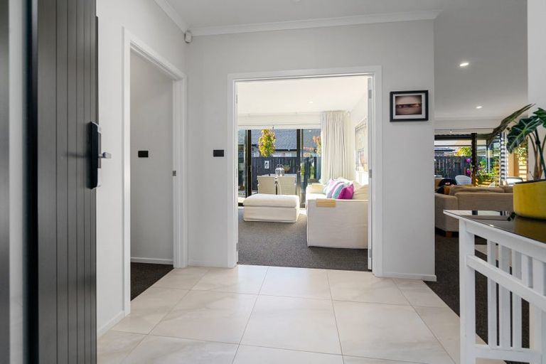 Photo of property in 26 Rose Leigh Drive, Cambridge, 3434