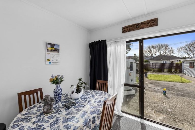 Photo of property in 17 Hewer Crescent, Naenae, Lower Hutt, 5011