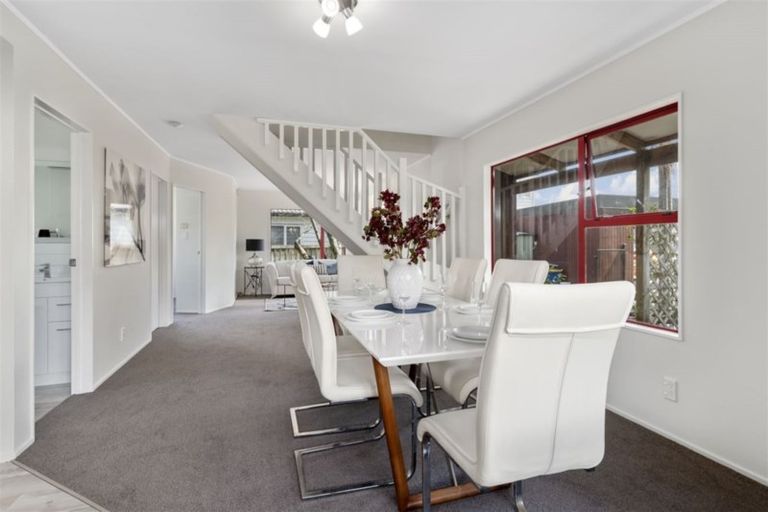 Photo of property in 2/18 Strid Road, Te Atatu South, Auckland, 0610