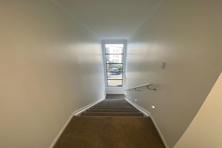 Photo of property in 28 Raranga Lane, Hobsonville, Auckland, 0616