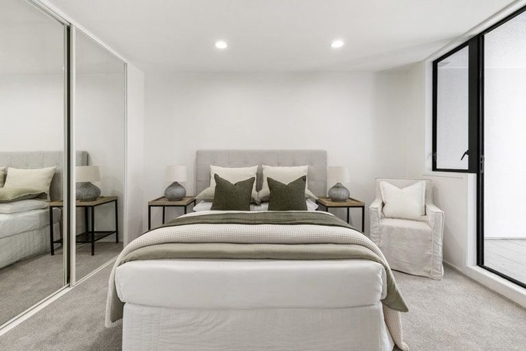 Photo of property in 5c The Promenade, Takapuna, Auckland, 0622