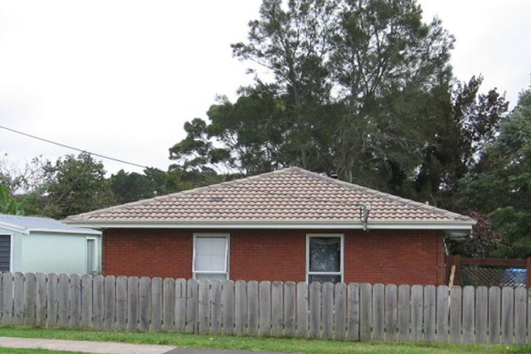 Photo of property in 162 Colwill Road, Massey, Auckland, 0614