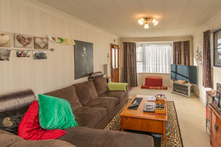 Photo of property in 15 Flaxwood Lane, Waltham, Christchurch, 8023