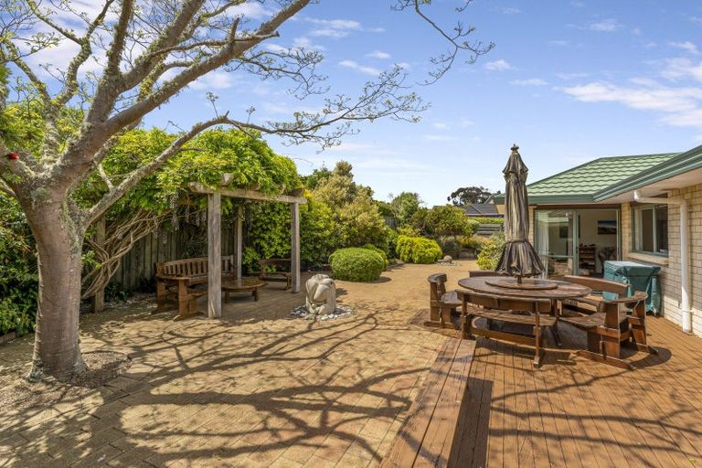 Photo of property in 9 Leigh Place, Paraparaumu Beach, Paraparaumu, 5032