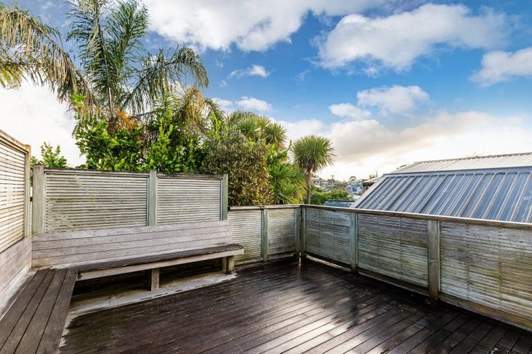 Photo of property in 2/13 Hart Road, Hauraki, Auckland, 0622