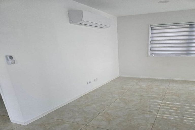 Photo of property in 28b Tiraumea Drive, Pakuranga, Auckland, 2010