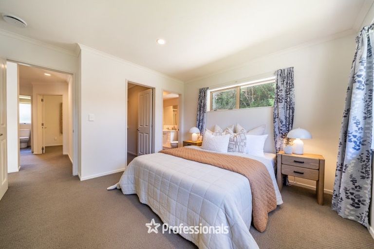 Photo of property in 24 Aragon Grove, Kingsley Heights, Upper Hutt, 5018