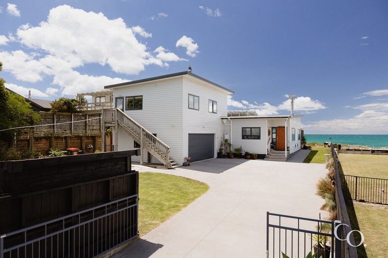 Photo of property in 103 Pukehina Parade, Pukehina, Te Puke, 3189