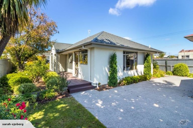 Photo of property in 12 Beckford Road, Saint Martins, Christchurch, 8022