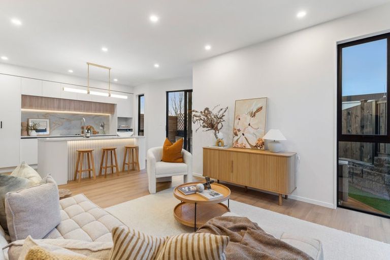 Photo of property in 14 Altair Place, Windsor Park, Auckland, 0632