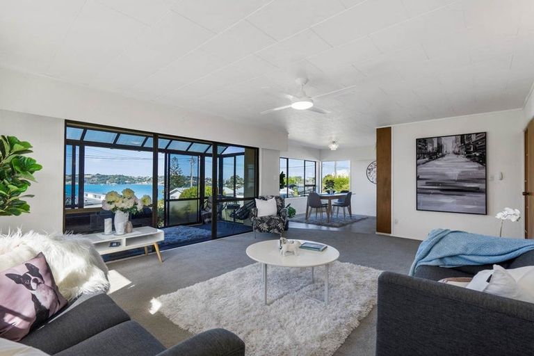 Photo of property in 12 Melandra Road, Stanmore Bay, Whangaparaoa, 0932