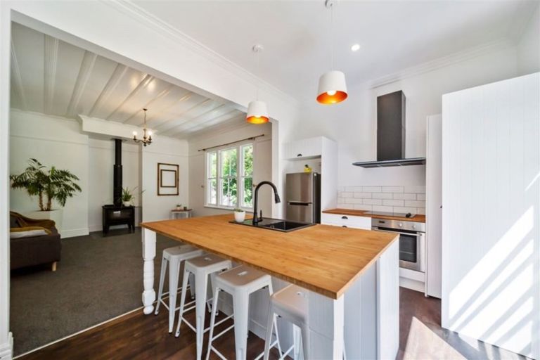 Photo of property in 17 Miranda Street, Stratford, 4332