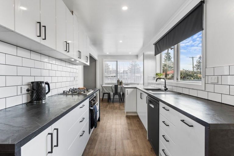 Photo of property in 18 Ngaire Street, Longburn, Palmerston North, 4412