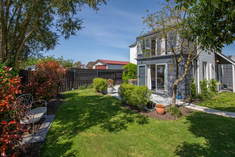 Photo of property in 1/14a Kruse Place, Redwood, Christchurch, 8051