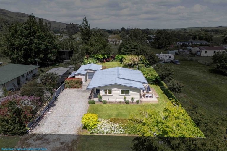 Photo of property in 42 Newburn Street, Waikaia, 9778