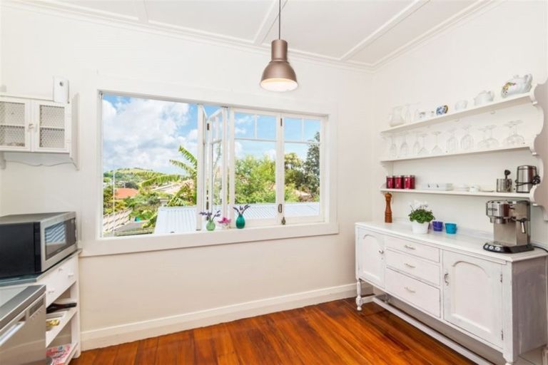 Photo of property in 13 Aramoana Avenue, Devonport, Auckland, 0624