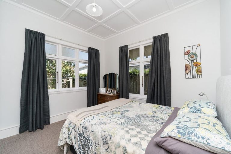 Photo of property in 360 Featherston Street, Palmerston North, 4414