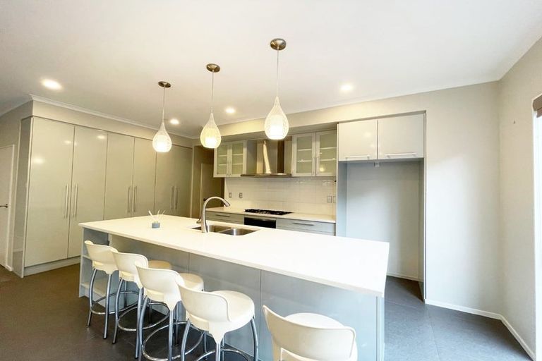 Photo of property in 9 Lucca Crescent, Flat Bush, Auckland, 2019