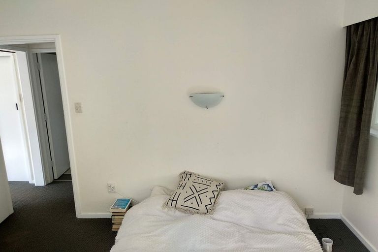 Photo of property in 21 Highbury Crescent, Highbury, Wellington, 6012