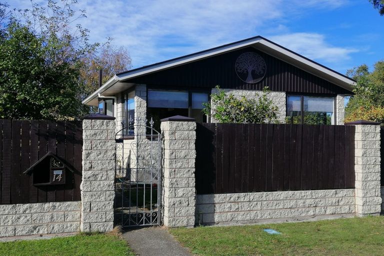 Photo of property in 14 Gibbs Drive, Woodend, 7610