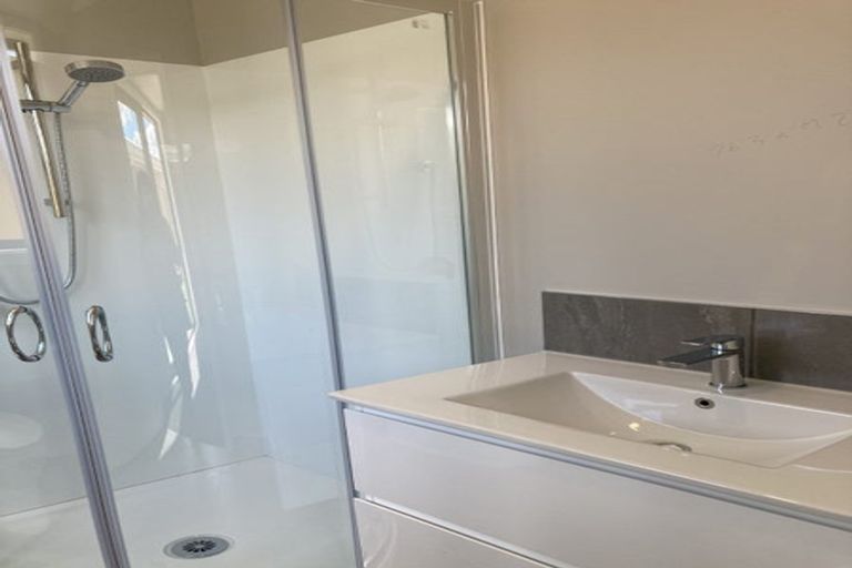 Photo of property in 49u2 Holland Road, Fairfield, Hamilton, 3214