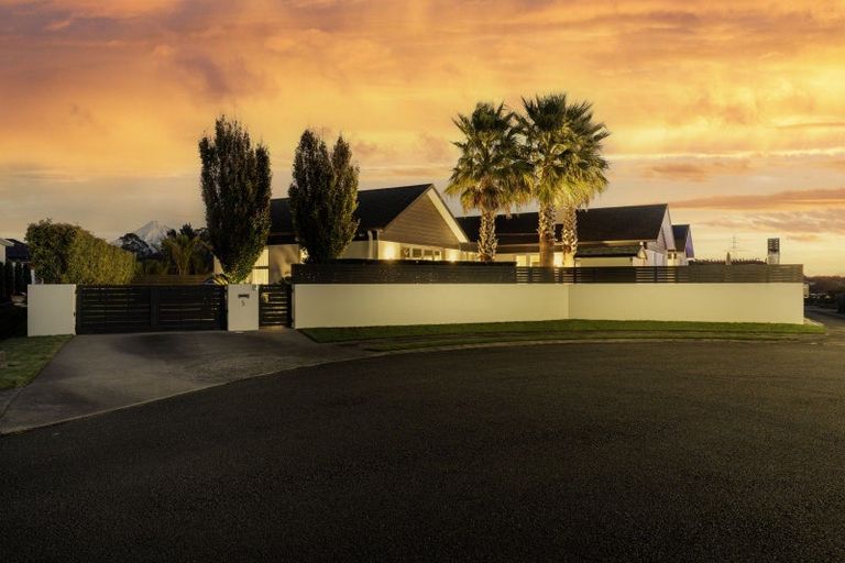 Photo of property in 5 Tupuhi Place, Highlands Park, New Plymouth, 4312